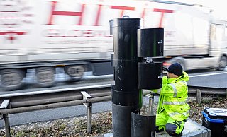 Wegen Überschreitung der zulässigen Höchstgeschwindigkeit wurden 2022 17.200 Verwarnungen und 5.210 Bußgeldbescheide aufgrund von eigenen mobilen und stationären Messungen vom Kreis Höxter erlassen. - Jens Reichenbach