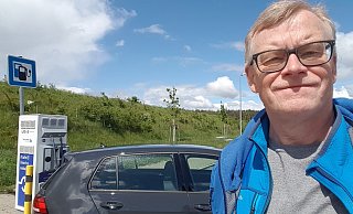 Uwe Beierling aus Neuenbeken hat den Selbstversuch gewagt und ist mit seinem E-Golf von Paderborn nach München und zurück gefahren. - Uwe Beierling