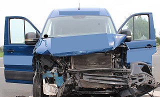 Die Autos wurden beide erheblich beschädigt. Foto: Polizei Minden-Lübbecke - Polizei Minden-Lübbecke