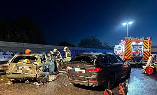 Etliche Rettungskräfte waren auf der A2 zwischen Bielefeld und Gütersloh im Einsatz. - Paul Brinkmann