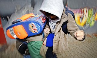 Damit aus Schülern keine schlagenden Rabauken werden, braucht es schon in jungen Jahren eine angemessene Begleitung – auch durch Schulsozialarbeit. - dpa