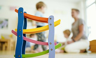 Vielerorts fehlen zahlreiche Betreuungsplätze für Kinder. Wie ist die Lage in Bünde? - Symbolfoto: dpa/Uwe Anspach