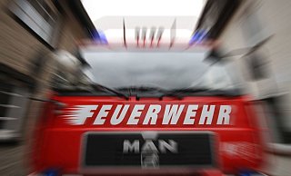 Die Feuerwehr rückte mit mehreren Einsatzkräften aus. - David Schellenberg (Symbolbild)
