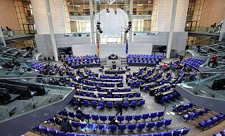 Verbände sind wütend: Die Ampelkoalition nimmt sich viel Zeit für die Beratung strittiger Themen, räumt der Opposition und Wirtschaftsvertretern aber nur wenig Zeit für Stellungnahmen ein. - dpa