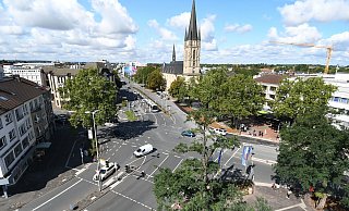 In der kommenden Woche wird am Paderborner Westerntor die Abbiegespur der Friedrichstraße in Richtung Bahnhofstraße gesperrt. (Archivbild) - Lena Henning