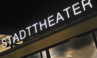 Das sanierungsbedürftige Stadttheater wird wegen des Denkmalschutzes nicht abgerissen werden. - Ralf Bittner