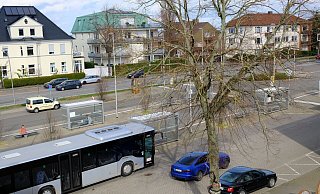 Abreißen und in einen Parkplatz umbauen oder erhalten? Die Meinungen zum zentralen Busbahnhof in Lübbecke (ZOB) gingen weit auseinander. - Archivfoto: Heike von Schulz