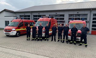 Die neun Feuerwehrfrauen und Männer unterstützen die Aufräumarbeiten in Erftstadt. - Feuerwehr Espelkamp