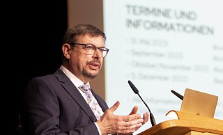 Für acht Jahre wiedergewählt: Superintendent Uwe Gryczan, hier während der Frühjahrssynode im April dieses Jahres. - Alexander Kröger