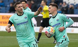 SCP-Routinier Robert Leipertz (l.) könnte am Samstag gegen Nürnberg für Florent Muslija in die Startelf rücken. - picture alliance/dpa