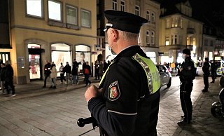Die Polizei sicherte die Veranstaltungen - wie hier in Warburg. - Simone Flörke
