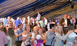Wenn Aischzeit auf der Bühne stand, war bei den Löhnerinnen und Löhnern gute Stimmung garantiert. - Daniela Seniuch