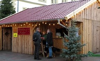 Die Holzhütte, die die lebendige Krippe beherbergte, ist in die Jahre gekommen und muss ersetzt werden - in diesem Jahr kann sie nicht rechtzeitig fertiggestellt werden. - Appelbaum/NW-Archiv