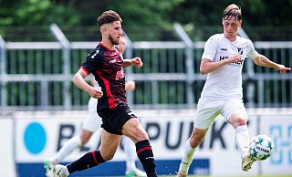 Bald in einem Team: Hamza Salman (l.) stand noch im Team von Fortuna Köln, als die Rödinghauser (r. Sebastian Haut) am letzten Spieltag der Vorsaison mit 4:1 gewannen. Kölns Ehrentreffer erzielte Salman. - Noah Wedel