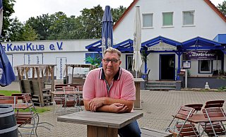 Mark Weiß gibt die Gaststätte Bootshaus an der Werre auf. Der Gastronomie bleibt er aber treu. - Frank-Michael Kiel-Steinkamp
