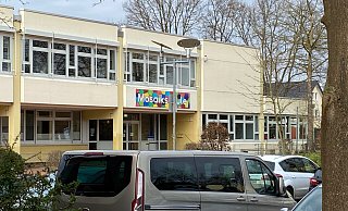 Eine Förderschülerin der Mosaikschule in Gütersloh soll von einem Kleinbusfahrer sexuell belästigt worden sein. Die Eltern haben Anzeige bei der Polizei erstattet. Jetzt ermittelt die Kripo in dem Fall, der sich am vergangenen Donnerstag, 25. Januar, in dem Kleinbus zugetragen haben soll. - Christian Bröder
