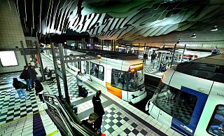 Für 90 Tage sollen Nahverkehrstickets nur 9 Euro pro Monat kosten, damit die Bürger angesichts explodierter Kraftstoffpreise günstig auf den ÖPNV umsteigen können. - Andreas Frücht