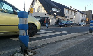 Eine Fußgängerin ist im November 2022 auf diesem Zebrastreifen angefahren und schwer verletzt worden. Der Autofahrer konnte unerkannt flüchten. - Ulf Hanke