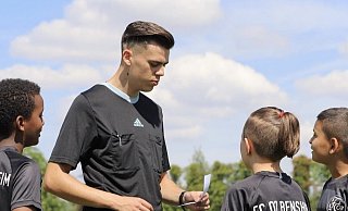 Am 18. November pfeift der TikTok-Star ein C-Jugend-Spiel aus dem Kreis Gütersloh. - SW Marienfeld