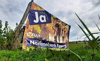 Wie die Gegner hatten auch die Befürworter des Nationalparks im Kreis Höxrer mit großen Bannern geworben. Die Menschen haben sie damit mehrheitlich nicht überzeugt. - David Schellenberg