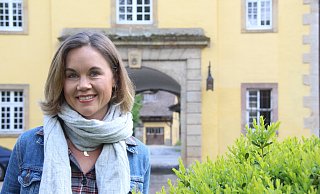 Moderatorin Julia Ures ist nicht nur ein Fan der Nordwestdeutschen Philharmonie, sondern auch in Rheder zuhause. - Burkhard Battran