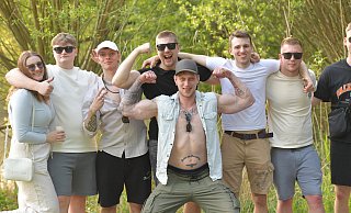 Am 1. Mai war viel los in Gütersloh. Bei bestem Wetter tummelten sich die Menschen unter anderem an den Dalkeauen und im Parkbad. - Jens Dünhölter