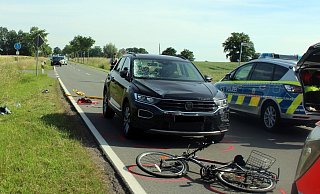 Der Fahrschulwagen hatte den Jungen auf seinem Fahrrad frontal erfasst. - Polizei Minden-Lübbecke