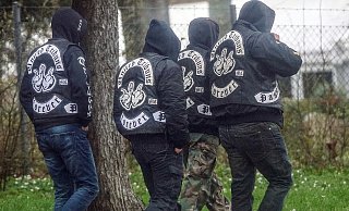Der Gesamtverein "United Tribunes" sowie die 13 "Chapter" werden nach Ministeriumsangaben aufgelöst und das Vereinsvermögen beschlagnahmt. - dpa