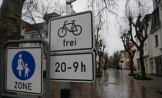 Die Testphase ist vorbei. Voraussichtlich bald schon soll das Radfahren in der Fußgängerzone zwischen 20 Uhr abends und 9 Uhr dauerhaft möglich sein. - Klaus Karenfeld