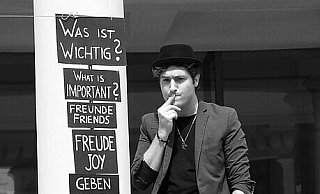 Mario Richter zeigt eine Show ohne Worte. - privat