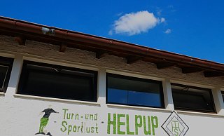 Seit mehr als zwei Jahrzehnten ist der schlechte Zustand des Sporthauses in Helpup allgemein bekannt. Sämtliche Parteien fordern schon langen einen Neubau für Duschen und Umkleiden. - Archiv Knut Dinter