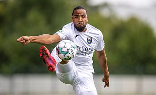 Antreiber: Nachdem er beim 0:1-Rückstand schlecht ausgesehen hatte, beteiligte sich Rechtsverteteidger Leon Tia erfolgreich an der Aufholjagd des SC Wiedenbrück beim 3:2-Sieg gegen den KFC Uerdingen. - SV Lippstadt - SC Wiedenbrück