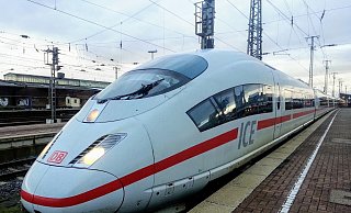 Das von verschiedenen Behörden gesuchte Duo hatte keinen Fahrschein dabei. - Symbolfoto: Pixabay / Creative Commons