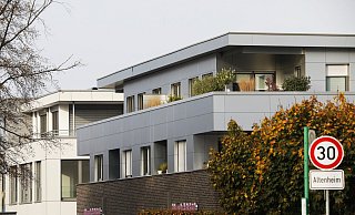 Passt diese großformatige zweigeschossige Bebauung mit Staffelgeschoss wirklich in die Verler Ortsdurchfahrt? - Roland Thöring