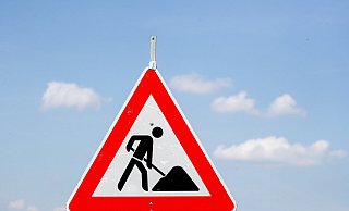 Eine kurzfristige Baustelle sorgt in der Altstadt für äußerst unerfreuliche Überraschungen. - NW