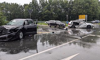 Insgesamt waren drei Fahrzeuge in den Unfall verwickelt. MT-Foto: - Janina Schrader