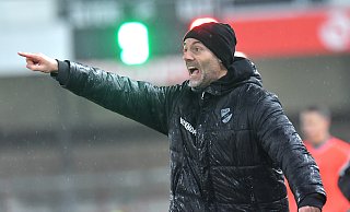 SC Verls Trainer Alexander Ende muss für das Spiel gegen Regensburg auf der Torhüter-Position umplanen.
