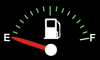 Laut Statistischem Landesamt pendeln mehr als 41.000 Menschen aus dem Kreis Höxter zur Arbeit. Für viele von ihnen sind die hohen Spritpreise eine Belastung. - Symbolfoto: Pixabay