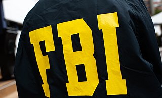 Vor dem Landgericht Bielefeld ist ein Prozess um ein Paar aus Rheda-Wiedenbrück gestartet, das im großen Stil Drogen verkauft haben soll. Das FBI lieferte wichtige Hinweise. - picture alliance / NurPhoto