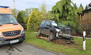 Das Auto musste abgeschleppt werden. - Polizei Minden-Lübbecke