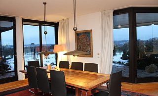 Vom Esszimmer aus geht der Blick über Bielefeld. - Sylvia Tetmeyer