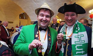 Sie sind die neuen Ordensträger der NKG: Oliver Böhnke (l.) und Jan Henrik Baum wurden mit der Eurokatze geehrt. - Josef Köhne
