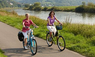 Aktivurlaub mit dem Rad und in Deutschland ist eine Option, für die sich so mancher Reisewillige derzeit entscheidet. - Zur einmaligen Verwendung nur im Zusammenhang mit der dazugehörigen Pressemitteilung(c)Weserbergland Tourismus e.V.