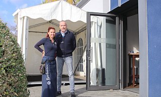 Daniela und Peter Reiche betreiben seit 17 Jahren die Herforder Wirtschaft. "Unsere Leidenschaft zum Beruf wird von der Bundesregierung sehr beansprucht", sagt der Chef über die aktuelle Situation. - David Knapp