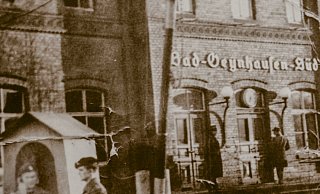 Englische Besatzungszeit, hier der Checkpoint Südbahnhof. Foto: Stadtarchiv