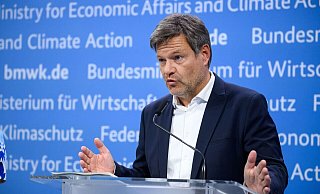 Klimaschutzminister Robert Habeck: «Wir haben das Schiff wieder auf Kurs gebracht.» - Bernd von Jutrczenka/dpa