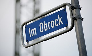 Die Kommunalpolitiker beraten über eine frühere Sanierung der Straße "Im Obrock" in Kirchlengern. - Gerald Dunkel