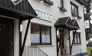 Das Kenonia an Ovenhausens Hauptstraße hat seit dem 30. November geöffnet. - Alexander Graßhoff