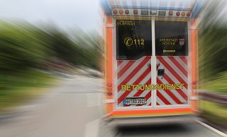 Die Radfahrerin wurde ins Krankenhaus gebracht (Symbolbild). - David Schellenberg