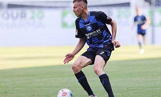 Filip Bilbija schoss beim 2:1 gegen Kiel nicht nur das Siegtor, sondern spulte zugleich die meisten Kilometer ab. Damit war der Stürmer ein Paradebeispiel für den Einsatzwillen des gesamten SCP-Teams. - Oliver Krato Filip Bilbija schoss beim 2:1 gegen Kiel nicht nur das Siegtor, sondern spulte zugleich die meisten Kilometer ab. Damit war der Stürmer ein Paradebeispiel für den Einsatzwillen des gesamten SCP-Teams. - Oliver Krato